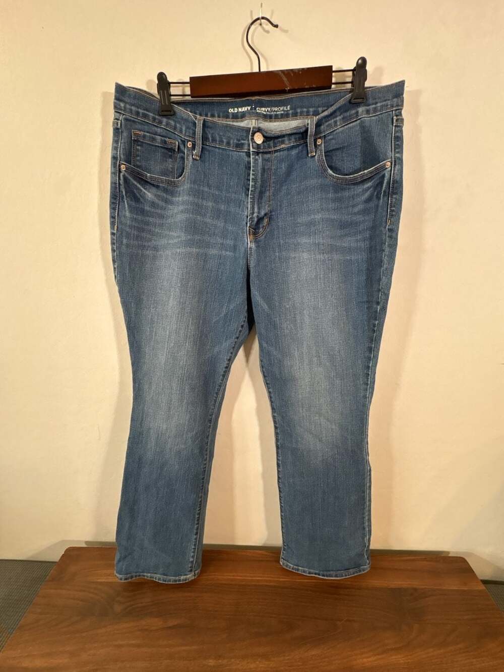 Old Navy Curvy Profile Mid-Rise Medium Wash Jeans